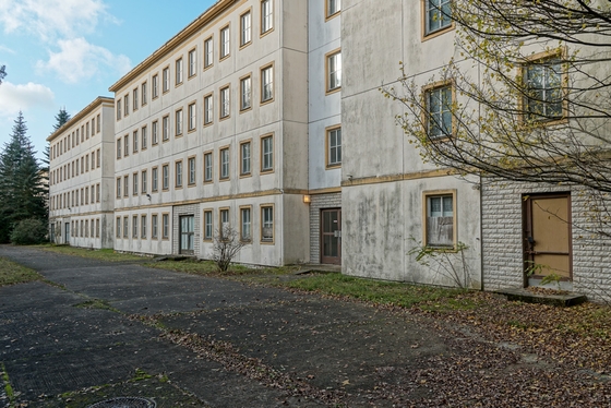 Vierstöckiges FDJ-Wohnheim in Plattenbauweise, Jugendhochschule am Bogensee