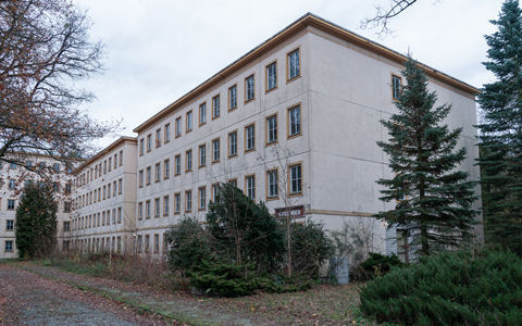 Plattenbau<br>Baustelle JHS